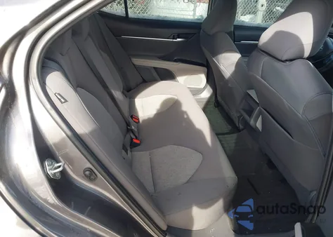 2020 Toyota Camry Le z USA, uszkodzony, nr VIN 4T1C11AK8LU369729